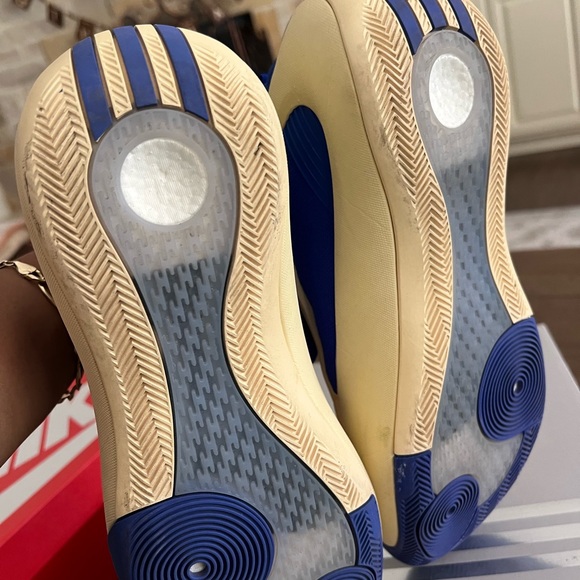 Adidas Harden Volume 8 Blue and Cream Men's Shoes - Picture 4 of 6